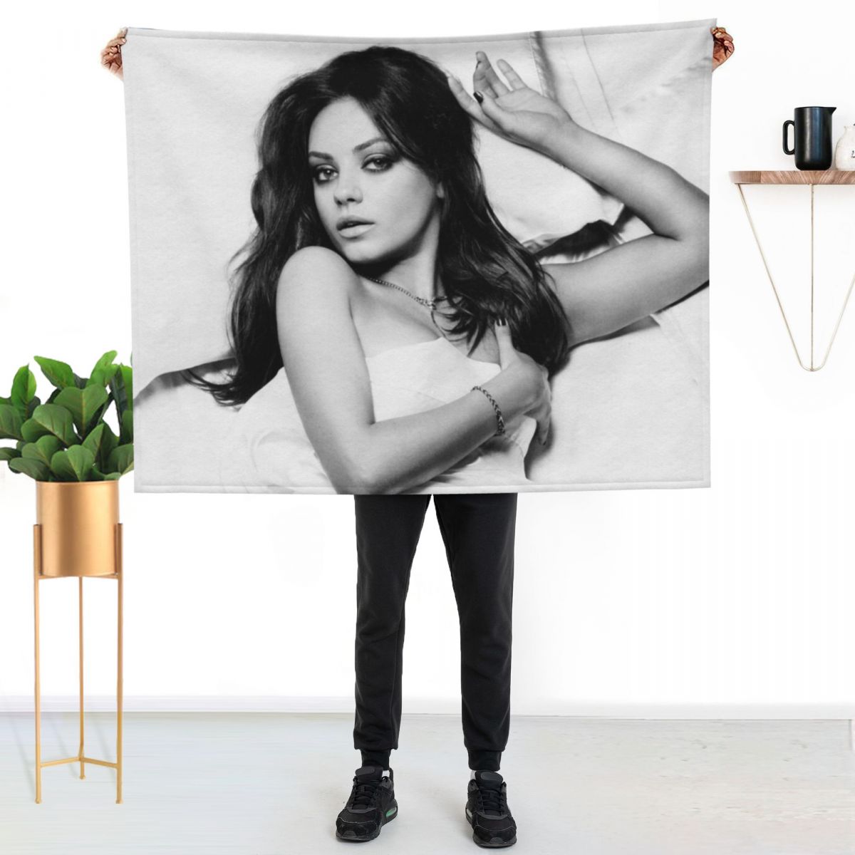 hot mila Throw Blanket cosplay - Anime Cosplay Idea recensie en prijs